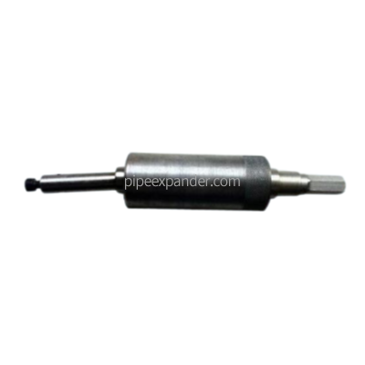 Internal cutter for pipe exp...