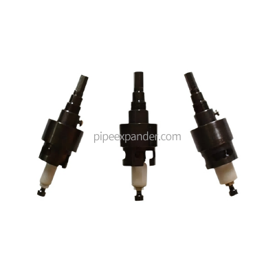 Clipper for pipe expander tool